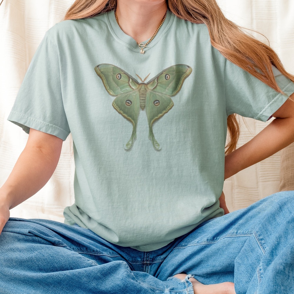Luna Moth Spreading Its Spiral-Tailed Wings Tee